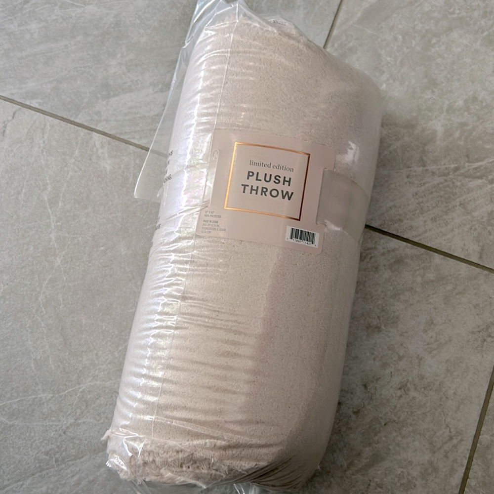 Plush Throw Blanket